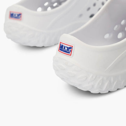 Muckster Lite Liberty Women's Clog MMLCWU01 white clog shoe on a white background