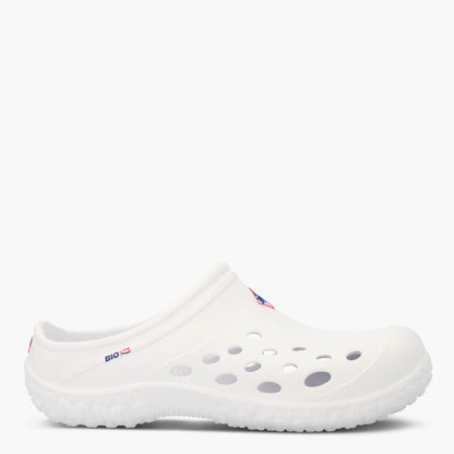 Muckster Lite Liberty Women's Clog MMLCWU01 white clog shoe on a white background